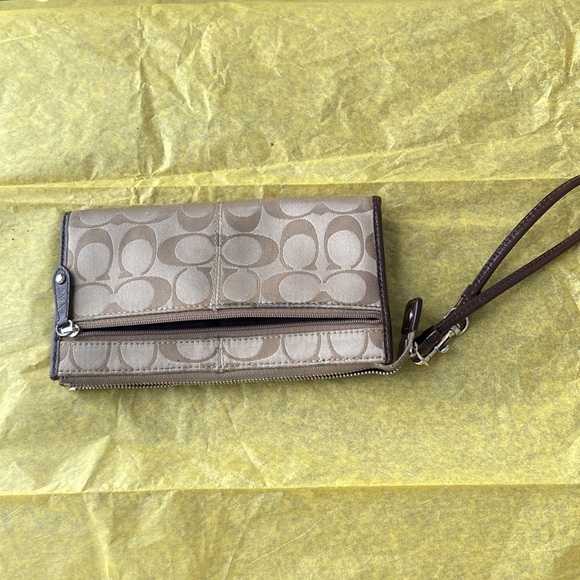 Coach Wallet - Picture 3 of 4